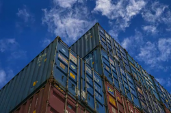 容器是加速企业上云的一条捷径缩略图 容器是加速企业上云的一条捷径缩略图